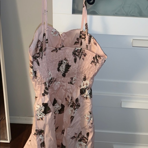 Dress 👗 - Picture 3 of 4